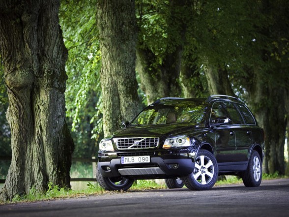 The Volvo XC90 V8 is at home on the road or off it, and does both with style.